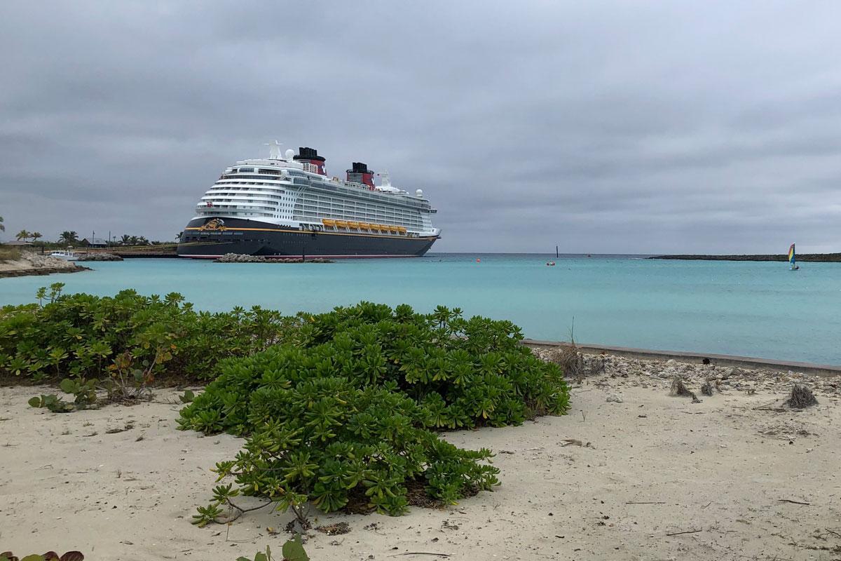 disney-cruise-off-beach