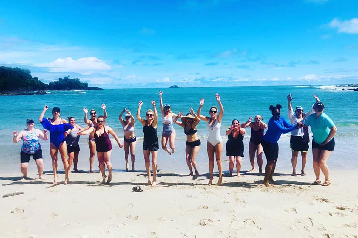 momcation-jumping-beach